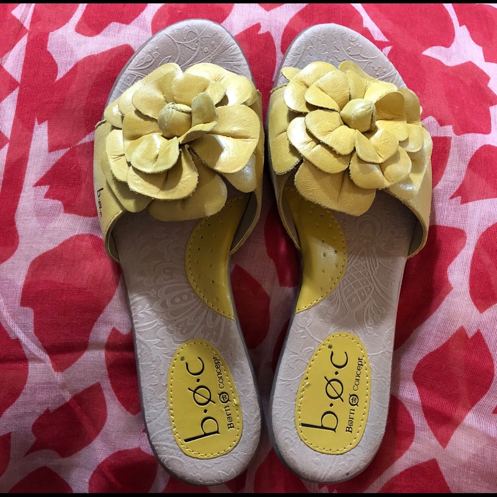 b.ø.c. leather sandals yellow flower